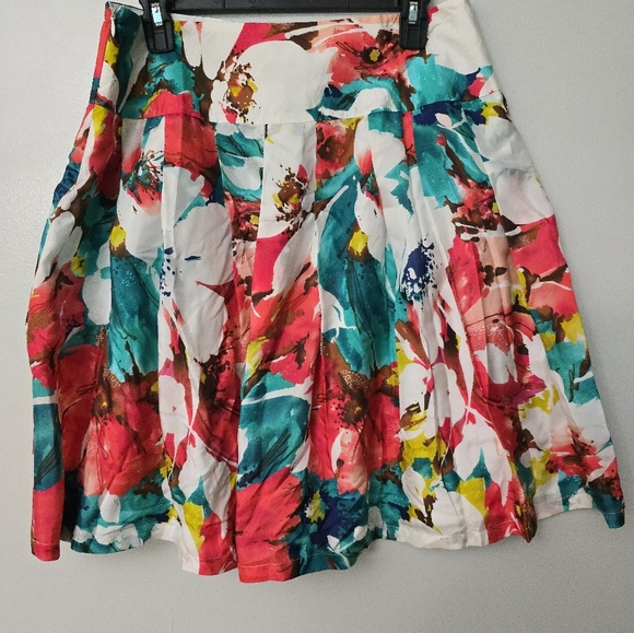 Victor Alfaro 100% Silk Skirt Size 8 Lined Side Zip Bright Floral Print - Picture 3 of 8